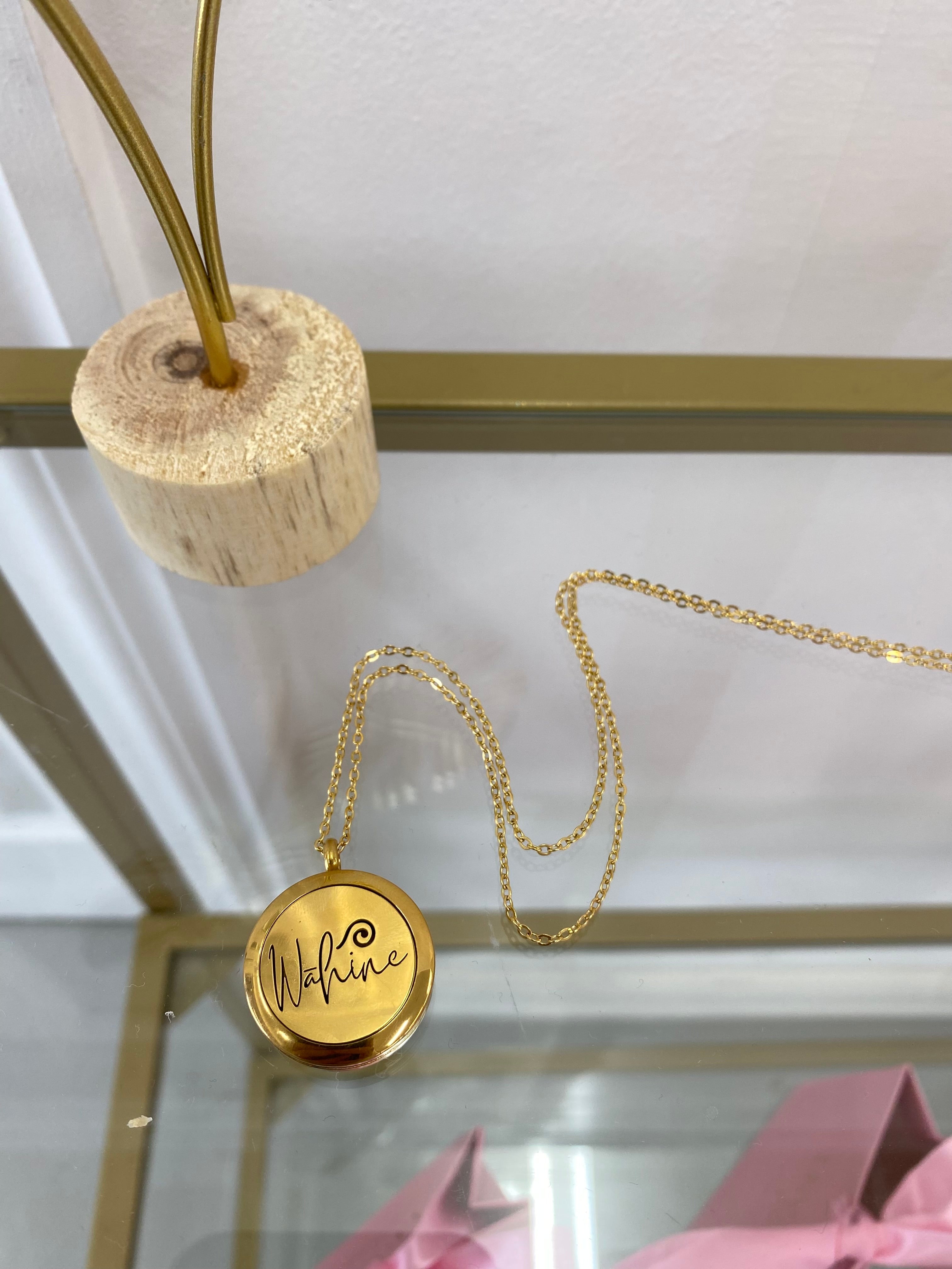Gold Wāhine Perfume Necklace