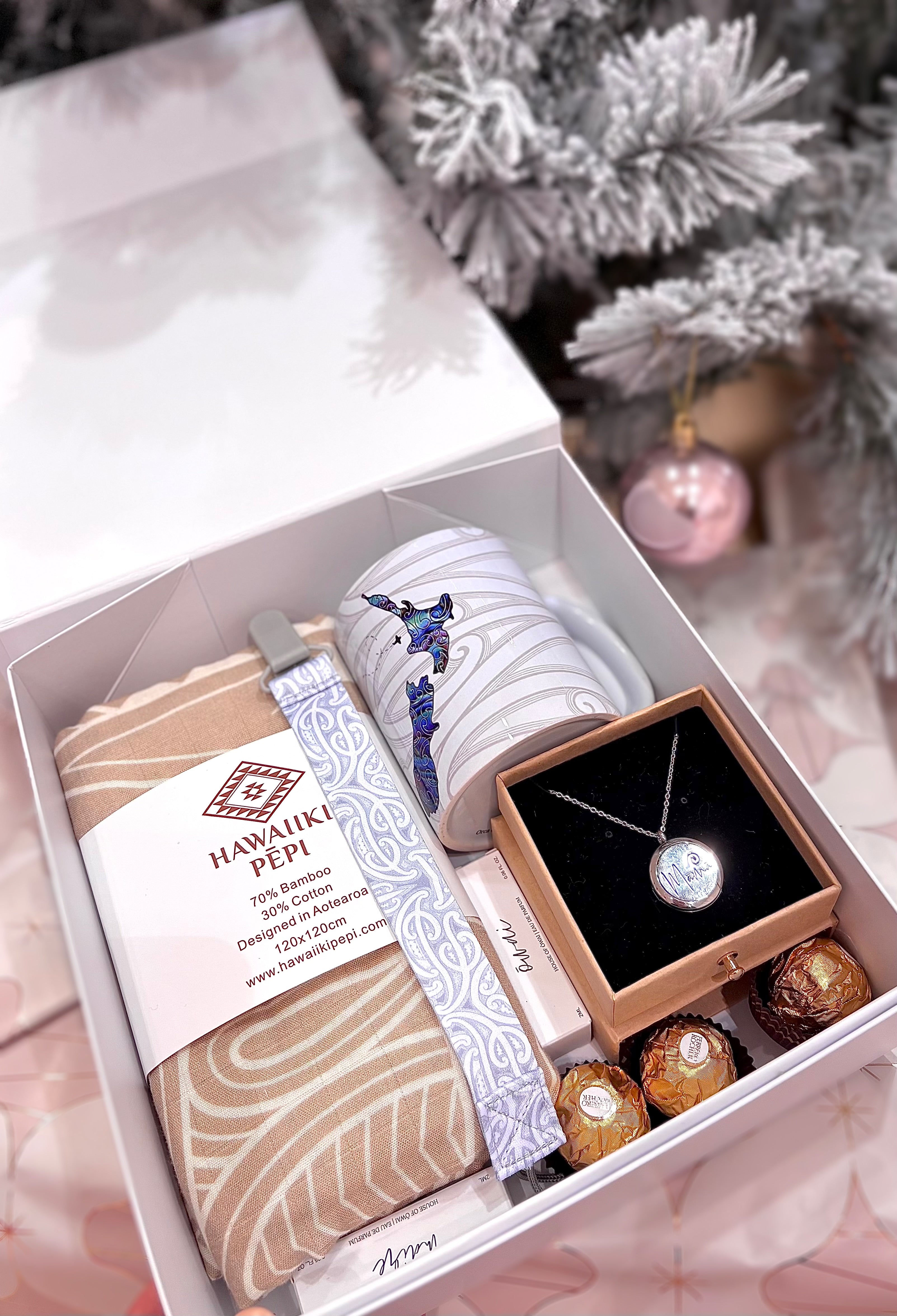 Māmā & Pēpi Gift Box
