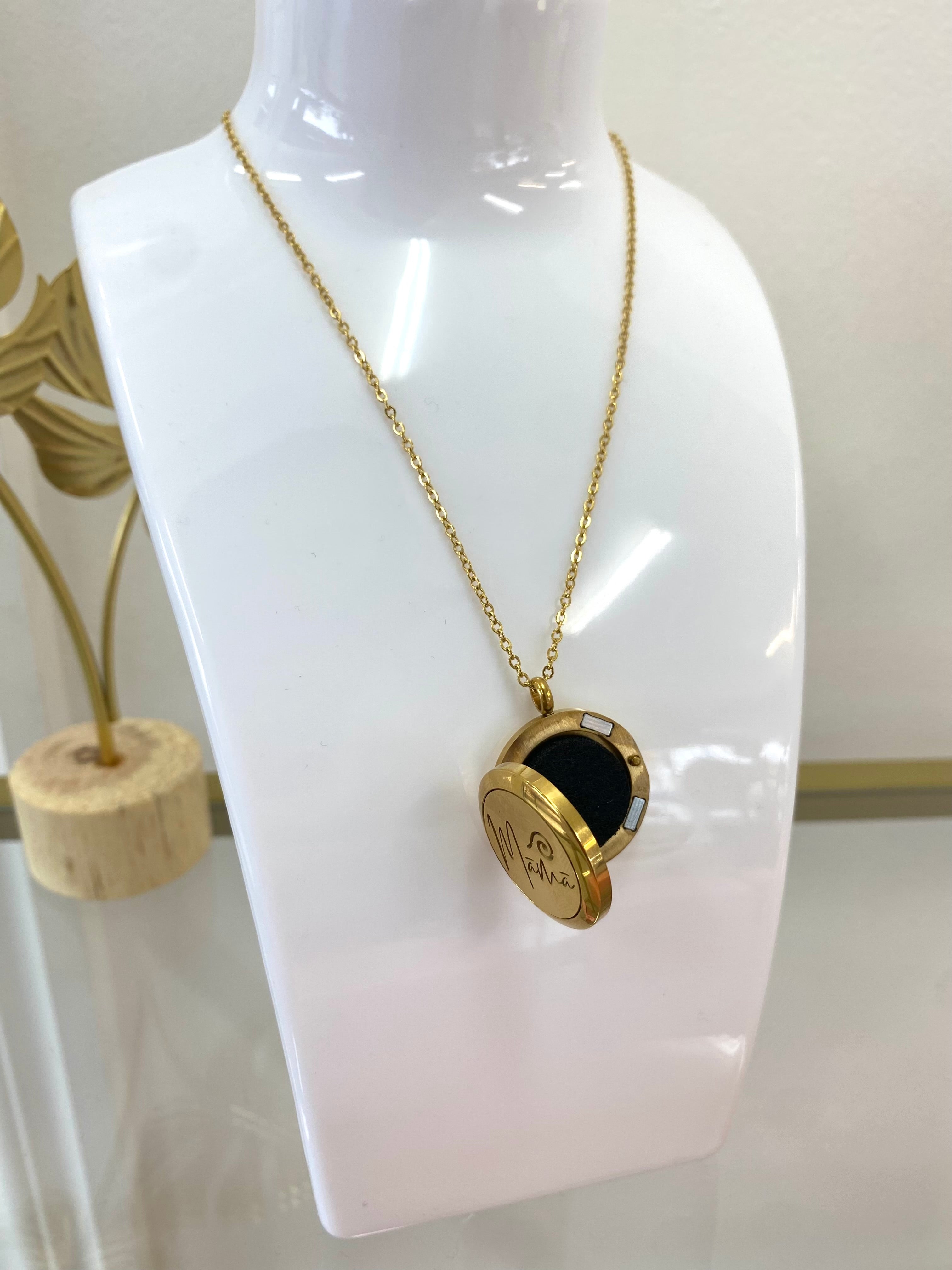 Gold Māmā Perfume Necklace
